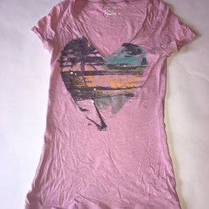 V-Neck American Eagle shirt